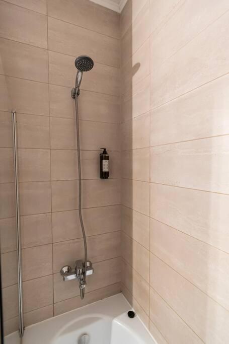 Arte - 2 Bedroom Apartment Near Coresi Mall With Free Parking Braşov Exterior foto